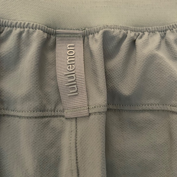 Green lululemon joggers - Picture 3 of 4